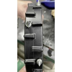 UNIVERSAL PIGGESKRUER FOR ROBOTPL�NEKLIPPER  (1 S�T M. 40 STK.)